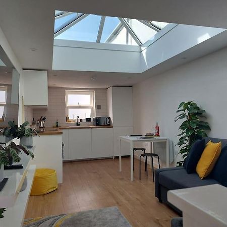 1 Bedroom Modern Duplex Southampton Ngoại thất bức ảnh