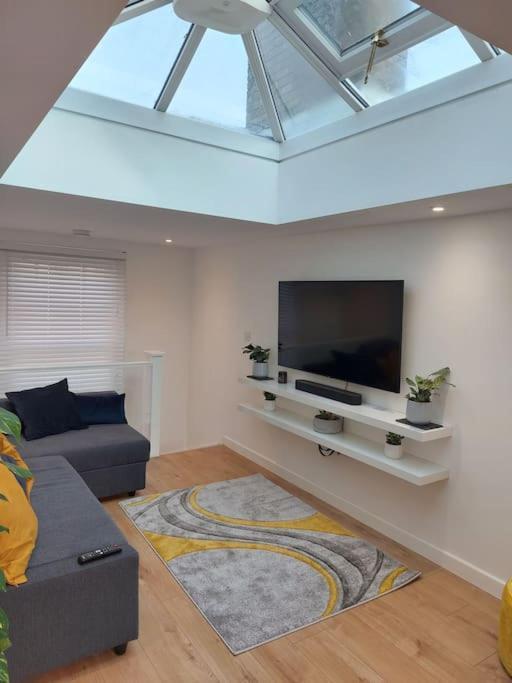1 Bedroom Modern Duplex Southampton Ngoại thất bức ảnh