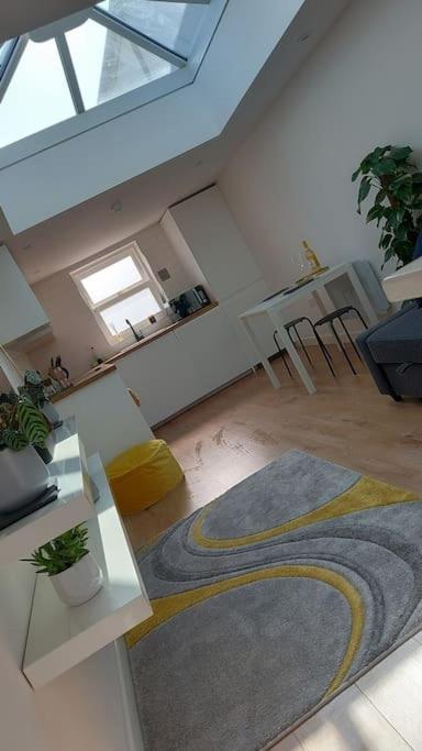 1 Bedroom Modern Duplex Southampton Ngoại thất bức ảnh